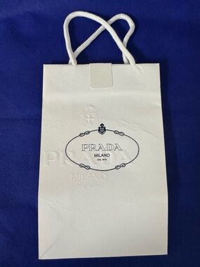 Prada 💯% Authentic iconic luxury paper shopping bag. Like New Ideal for gifting